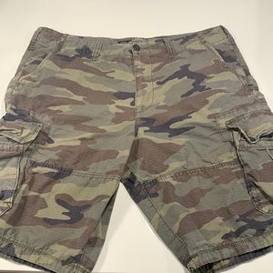 American eagle camo cargo shorts
